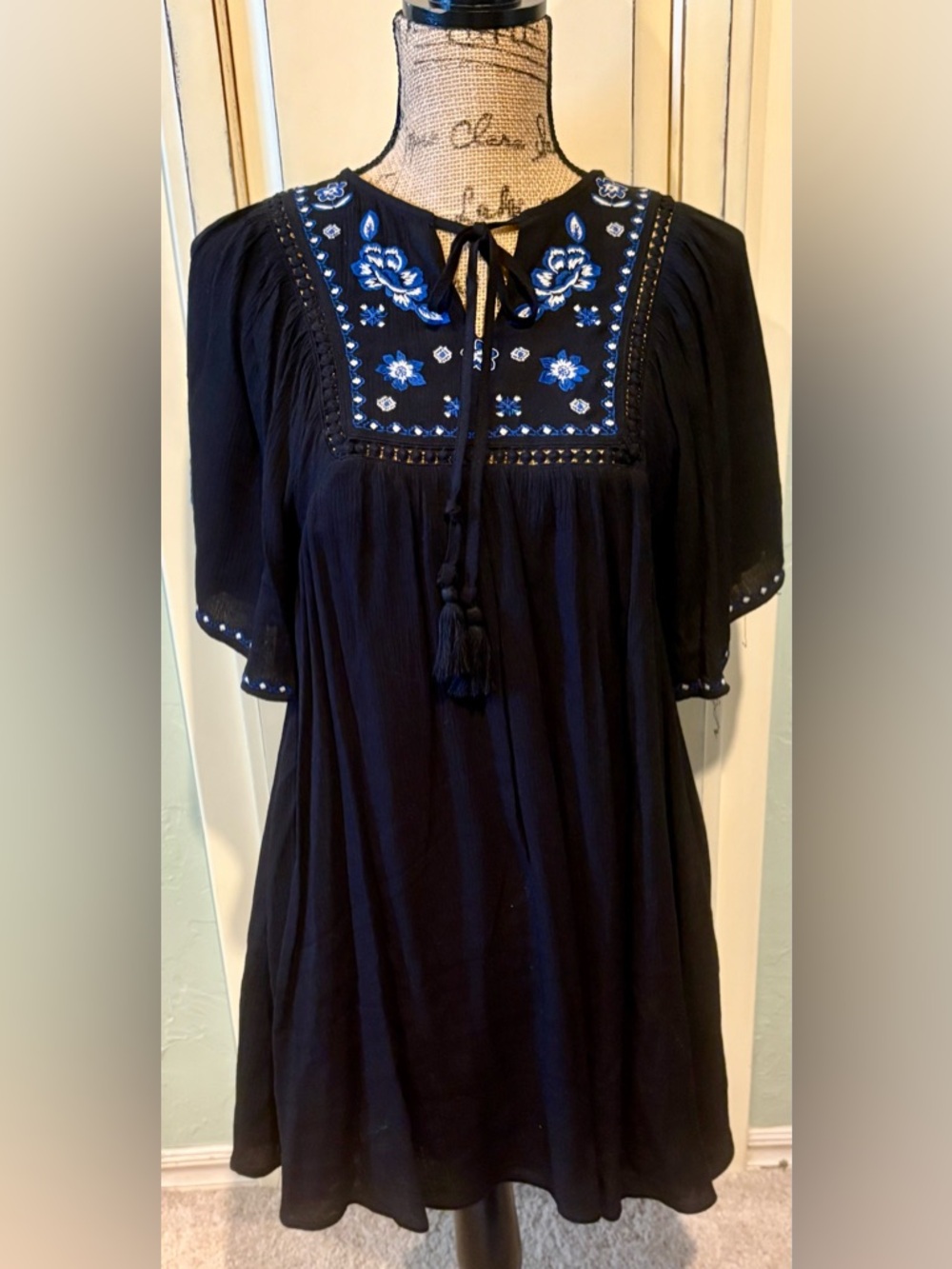 Blue Rain Embroidered Boho Dress XS | Francesca’s Black Floral Tassel Mini NWT